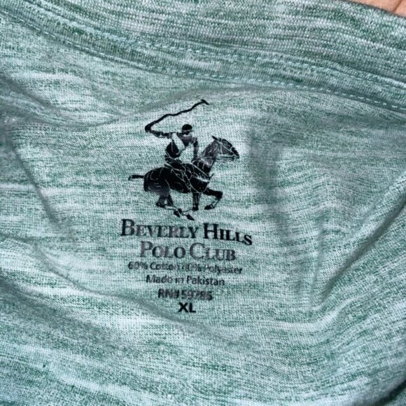 🐰🐇 Beverly Hills Polo Mens Vneck tee *make offers* - Picture 2 of 3